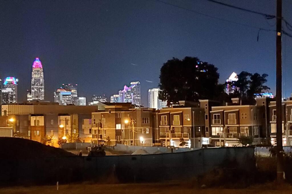 Apartamento 7, Sleep 6, Walk To Attractions In Uptown Charlotte
