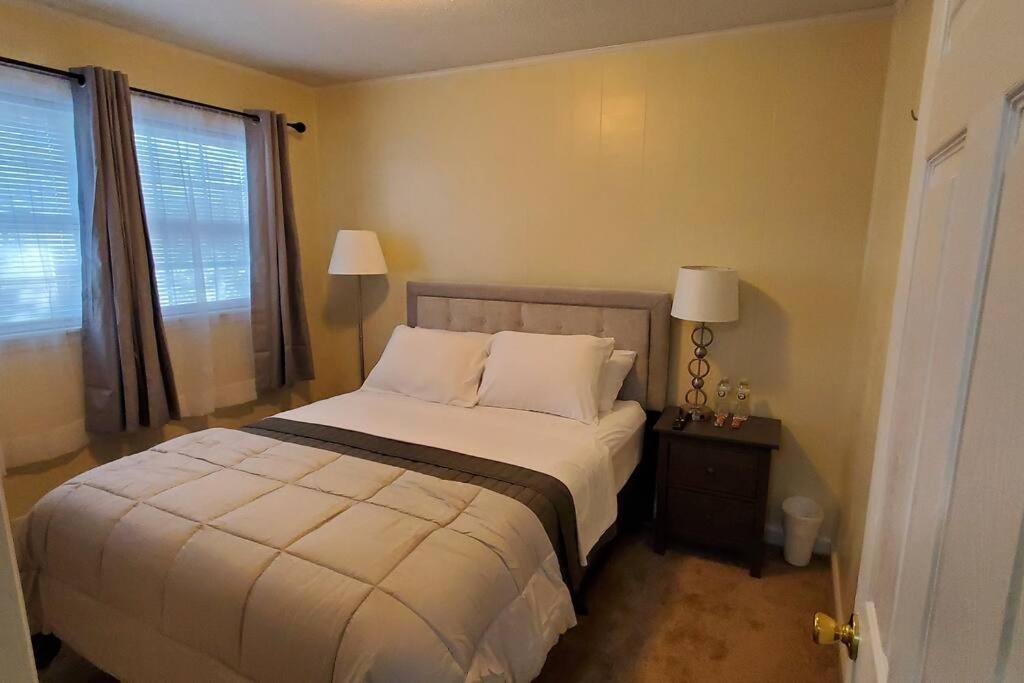 7, Sleep 6, Walk To Attractions In Uptown Apartamento